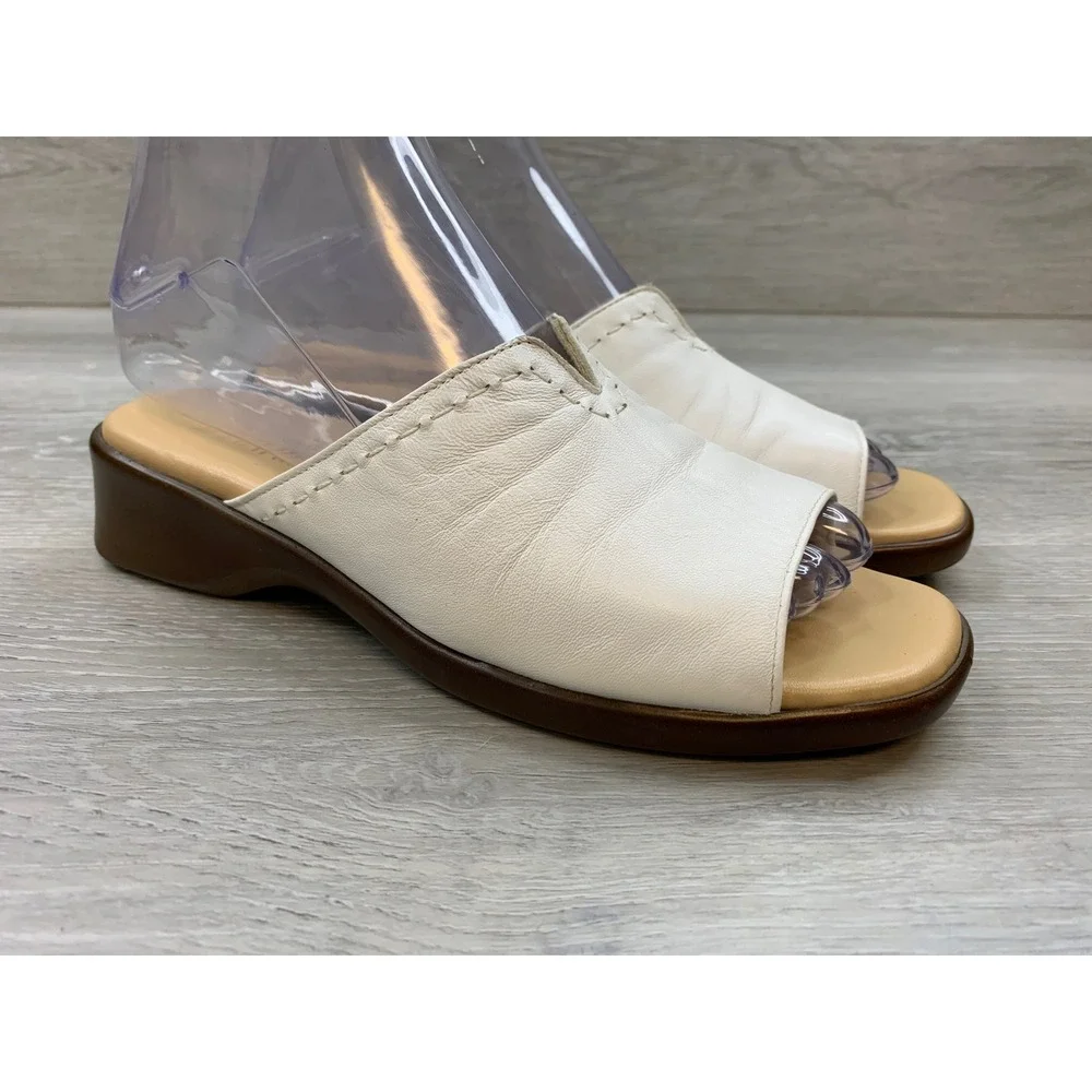 Munro American Women's White Leather Slide Wedge Sandals 6.5 Comfort Shoes